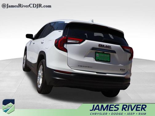 Summit White 2024 GMC Terrain SLE