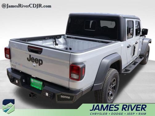 Silver Zynith Clearcoat 2024 Jeep Gladiator Sport