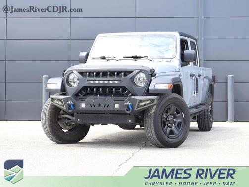 Silver Zynith Clearcoat 2024 Jeep Gladiator Sport