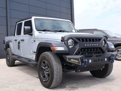 Silver Zynith Clearcoat 2024 Jeep Gladiator Sport