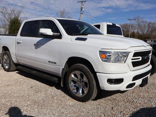 Bright White Clearcoat 2022 RAM 1500 Big Horn/Lone Star