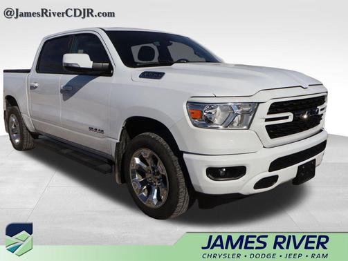 Bright White Clearcoat 2022 RAM 1500 Big Horn/Lone Star