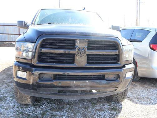 2017 RAM 2500 Big Horn Crew Cab 4x4 8' Box