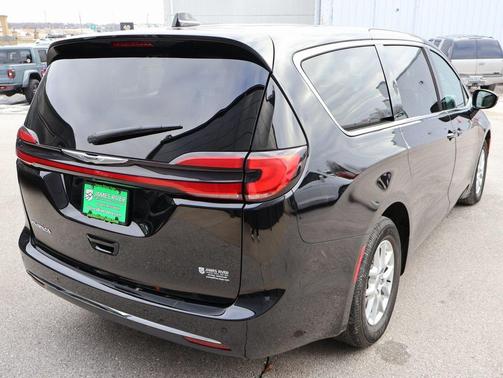 2025 Chrysler Pacifica L