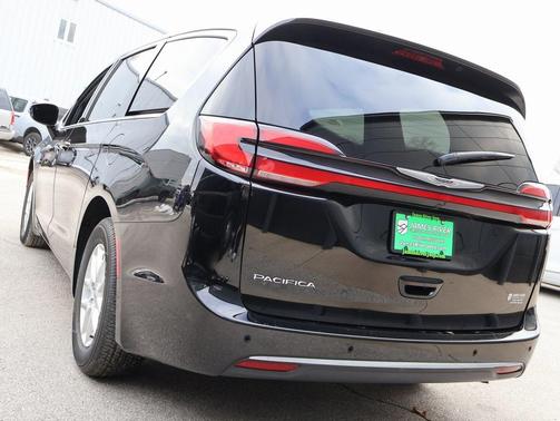 2025 Chrysler Pacifica L