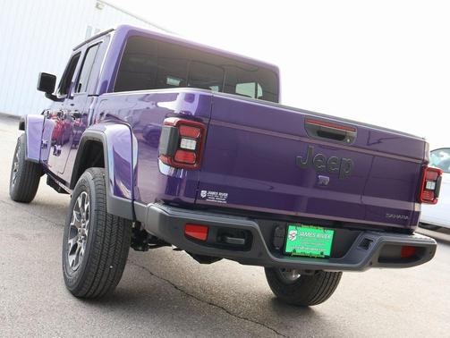 2026 Jeep Gladiator Sahara 4x4