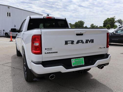 Bright White Clearcoat 2026 RAM 1500 Laramie