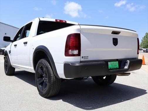 2024 RAM 1500 Classic Warlock Crew Cab 4x2 5'7' Box