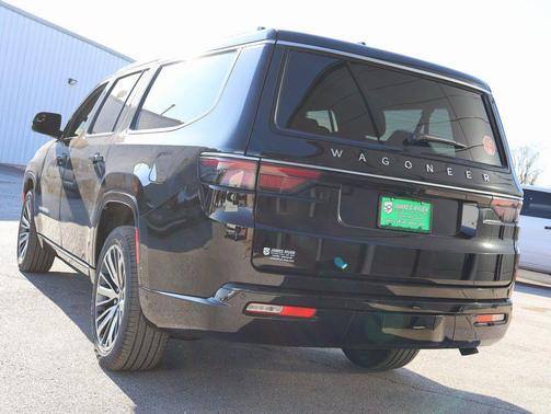 Diamond Black Crystal Pearlcoat 2025 Jeep Wagoneer L Series II Limited 4x4