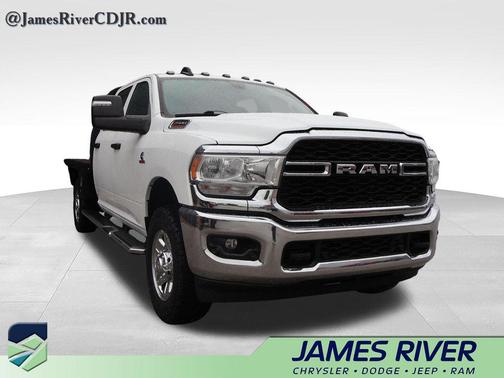 Bright White Clearcoat 2024 RAM 2500 Tradesman Crew Cab 4x4 8' Box