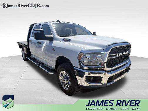 Bright White Clearcoat 2024 RAM 2500 Tradesman Crew Cab 4x4 8' Box