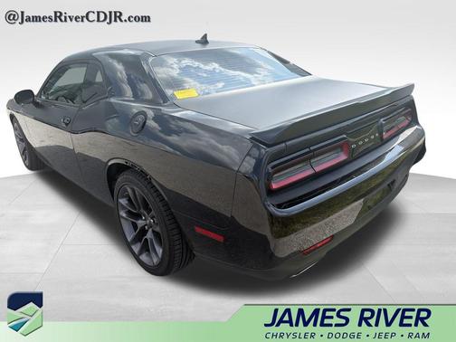 Pitch Black Clearcoat 2023 Dodge Challenger R/T