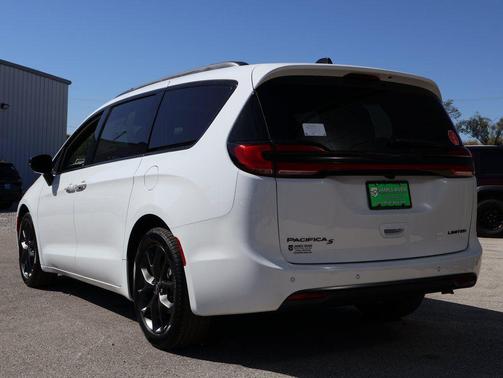 2026 Chrysler Pacifica Limited
