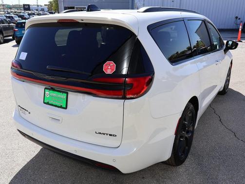 2026 Chrysler Pacifica Limited