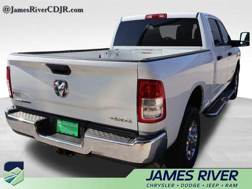 Bright White Clearcoat 2024 RAM 2500 Big Horn Crew Cab 4x4 6'4' Box