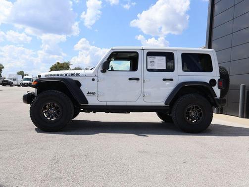Bright White Clearcoat 2023 Jeep Wrangler 4-Door High Tide 4x4