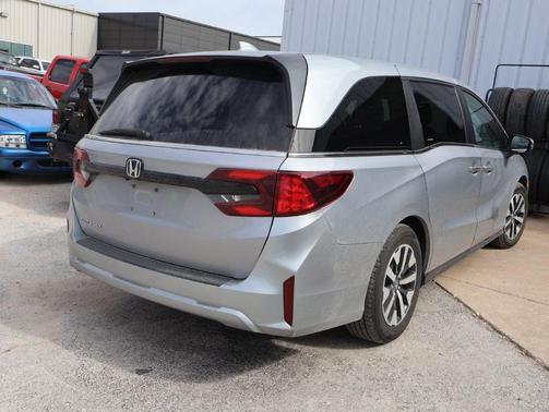 Solar Silver Metallic 2025 Honda Odyssey EX-L
