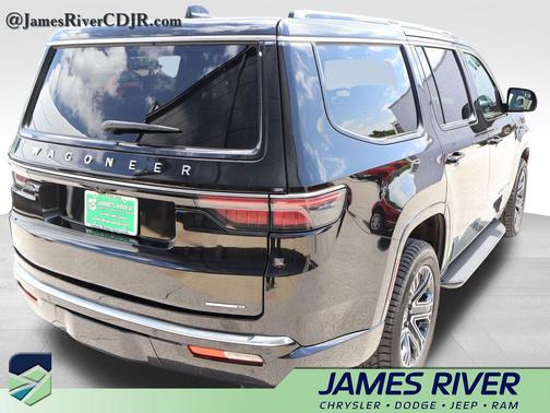 Diamond Black Crystal Pearlcoat 2024 Jeep Wagoneer Series II 4x2