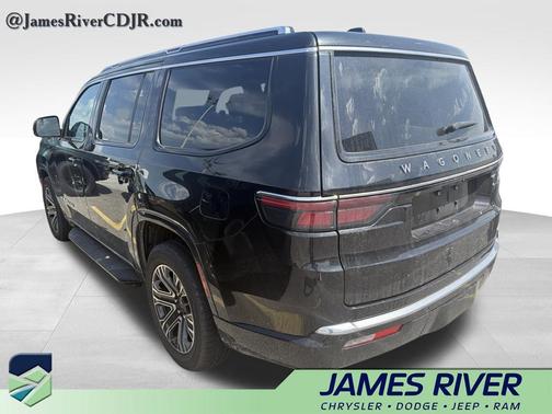 Diamond Black Crystal Pearlcoat 2024 Jeep Wagoneer Series II 4x2