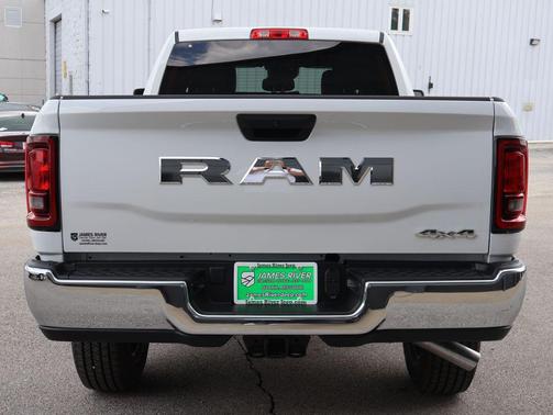 Bright White Clearcoat 2026 RAM 2500 Tradesman Crew Cab 4x4 6'4' Box