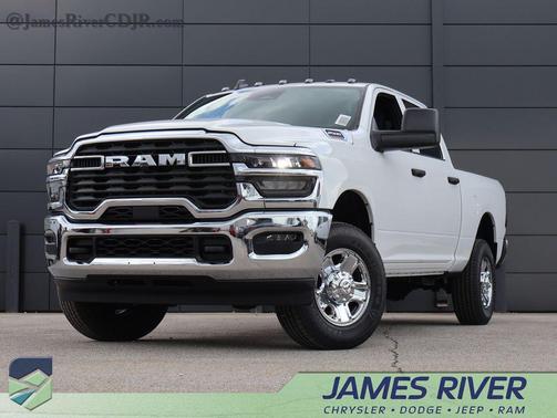 Bright White Clearcoat 2026 RAM 2500 Tradesman Crew Cab 4x4 6'4' Box