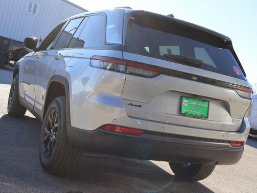 2026 Jeep Grand Cherokee Altitude