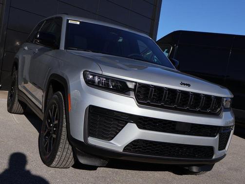 2026 Jeep Grand Cherokee Altitude