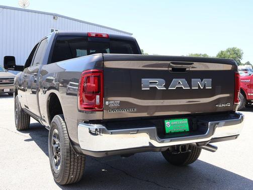 Granite Crystal Metallic Clearcoat 2026 RAM 2500 Laramie Crew Cab 4x4 6'4' Box