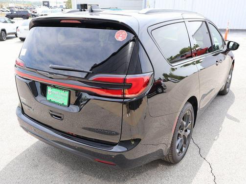 2026 Chrysler Pacifica Limited