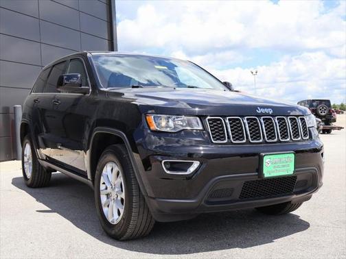 2022 Jeep Grand Cherokee Laredo