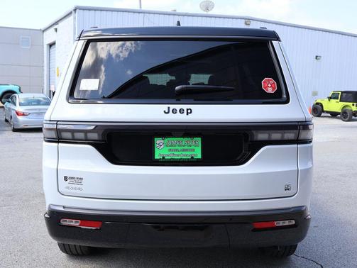 Bright White Clearcoat 2026 Jeep Grand Wagoneer 85th Anniversary Edition 4x4