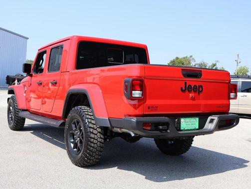 2025 Jeep Gladiator Sport