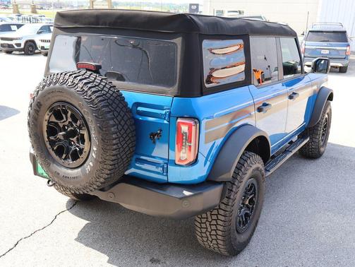 Velocity Blue Metallic 2024 Ford Bronco Wildtrak