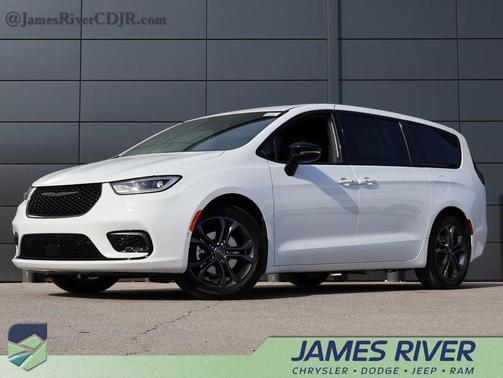 2026 Chrysler Pacifica L