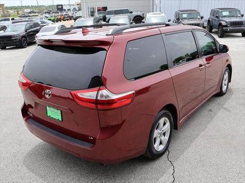 2019 Toyota Sienna LE