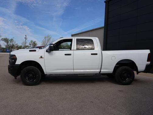 Bright White Clearcoat 2026 RAM 2500 Tradesman Crew Cab 4x4 6'4' Box
