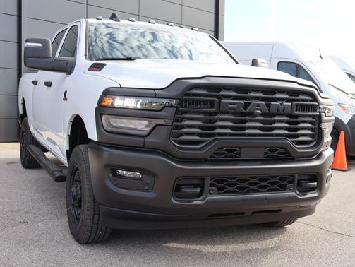 Bright White Clearcoat 2026 RAM 2500 Tradesman Crew Cab 4x4 6'4' Box