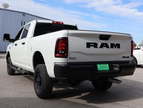 Bright White Clearcoat 2026 RAM 2500 Tradesman Crew Cab 4x4 6'4' Box