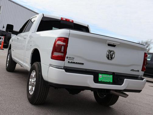 2023 RAM 2500 Laramie Crew Cab 4x4 6'4' Box