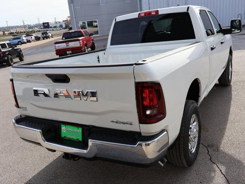 2026 RAM 2500 Tradesman Crew Cab 4x4 6'4' Box