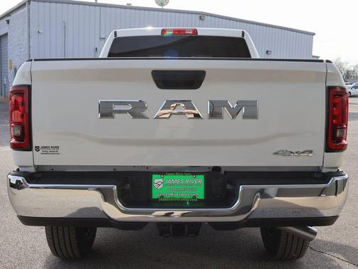 2026 RAM 2500 Tradesman Crew Cab 4x4 6'4' Box