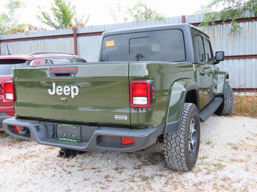 2021 Jeep Gladiator Overland