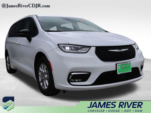 Bright White Clearcoat 2024 Chrysler Pacifica Touring L