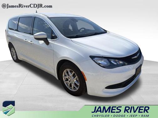 Bright White Clearcoat 2024 Chrysler Pacifica Touring L