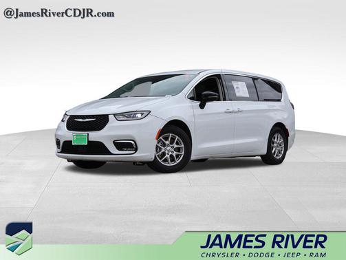 Bright White Clearcoat 2024 Chrysler Pacifica Touring L