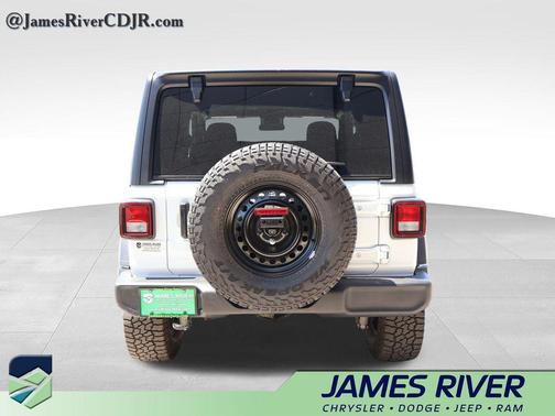 Bright White Clearcoat 2024 Jeep Wrangler Sport S