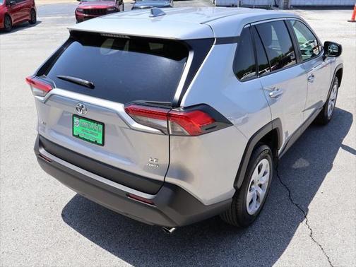 2024 Toyota RAV4 LE