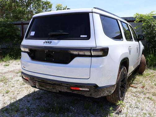 Bright White Clearcoat 2026 Jeep Grand Wagoneer Limited Reserve 4x4