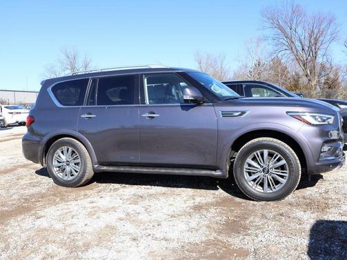 2024 INFINITI QX80 Luxe