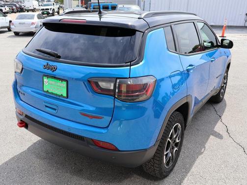2024 Jeep Compass Trailhawk